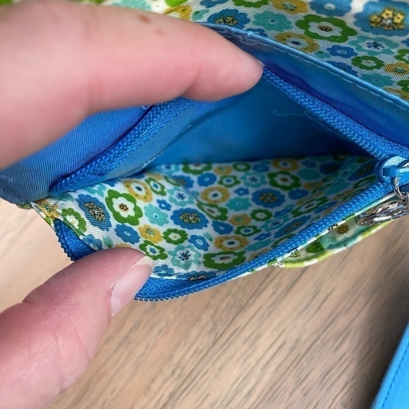 Vera Bradley Magnetic Closure Wallet Clutch - Picture 10 of 11